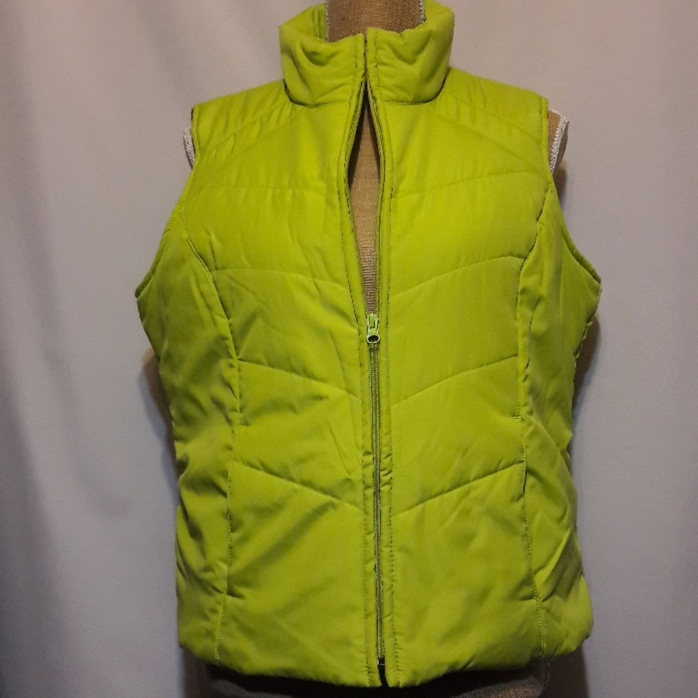 SB Active bright green quilted vest  M